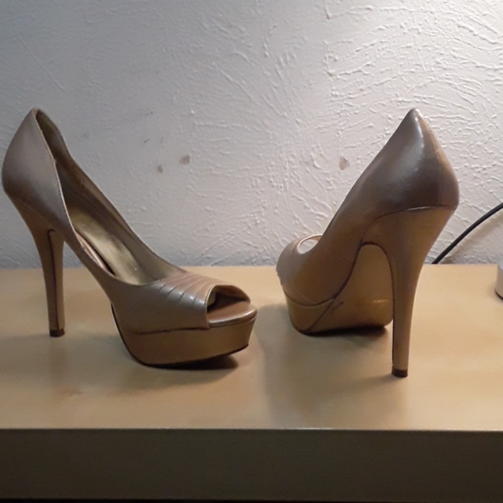 High heels - Picture 3 of 3
